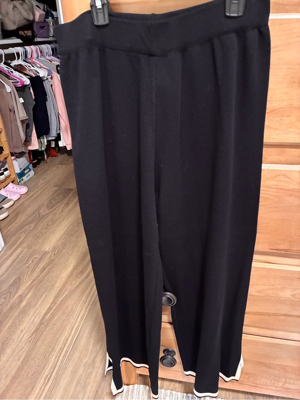 Black Knit Two-Piece Wide-Leg Pantsuit with Cream Trim - Picture 5 of 7